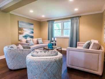 Spring Home Mississauga - Modern Furniture by Parsons Interiors Ltd.