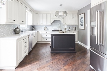 Traditional and Classy Kitchen Renovations Whitby by Royal Interior Design Ltd.