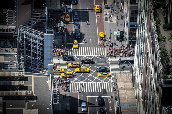 Busy streets in NYC are one of the things you’ll need to consider when adjusting to urban living in NYC. 
