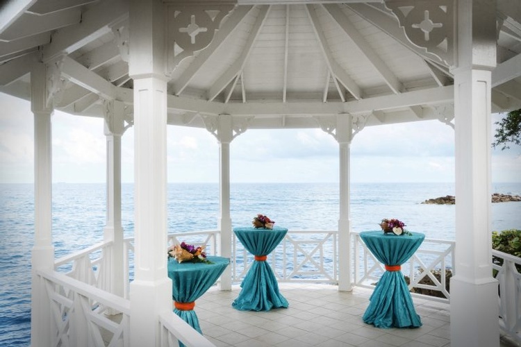 Personalised wedding theme at Jewel Paradise Cove for a perfect beach Wedding Destination