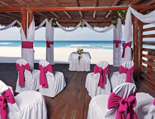 Destination Wedding, Honeymoon & Vow Renewal Packages to Iberostar Cancún