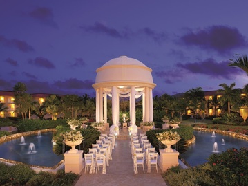 Plan your Destination Wedding or honeymoon in Dreams Punta Cana Resort & Spa with My Wedding Away