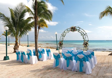 My wedding Away provides a perfect destination wedding at the Beautiful Barceló Maya Caribe