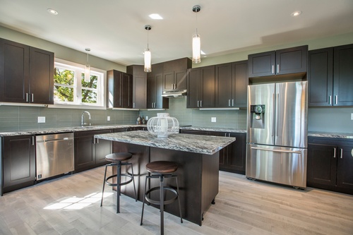 Modular Kitchen with wooden cabinets - Real Estate Photography Services Barrie by Matt Tibbo