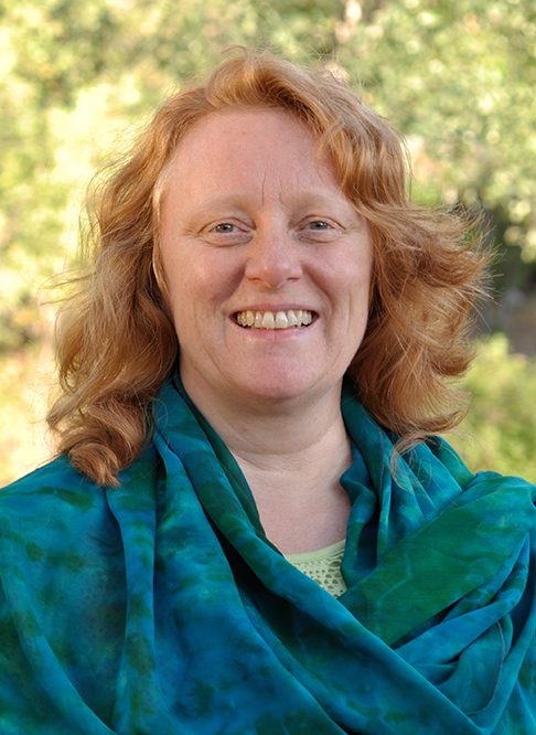 Headshot of Phyllis Danu - Holistic Nutritionist, Yoga Teacher, Reiki Practitioner in Ontario