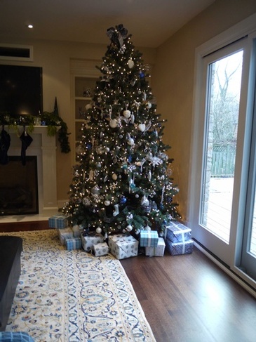 Holiday Decorating - Custom Home Decor in Oakville ON by Parsons Interiors Ltd.