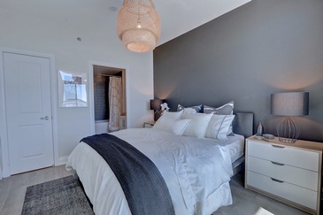 Master Bedroom - Design Studio Oakville by Parsons Interiors Ltd.