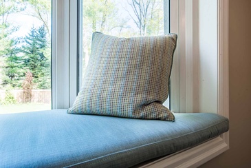 Kitchen Custom Pillows - Kitchen Interior Design in Oakville by Parsons Interiors Ltd.
