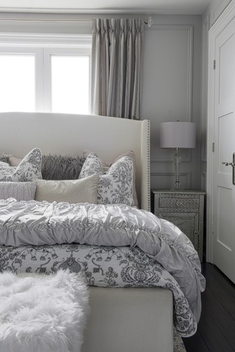 Hotel Luxury Bedroom Design - Bedroom Renovation Service Aurora by Royal Interior Design Ltd