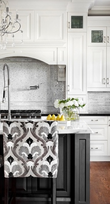 Kitchen Design and Renovation by Royal Interior Design Ltd.