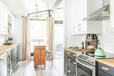 Cottage Kitchen Living Room Renovations Richmond Hill by Royal Interior Design Ltd.