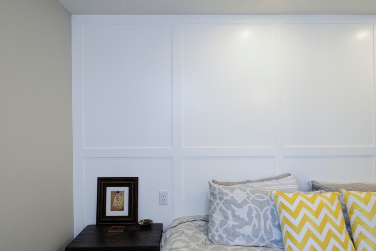 HERE IS A PERFECT EXAMPLE OF HOW TO DRESS UP YOUR PLAIN, BARE WALLS WITH STYLISH TRIM, IT HELPS TO KEEP SCUFFS AND SCRATCHES AWAY. 