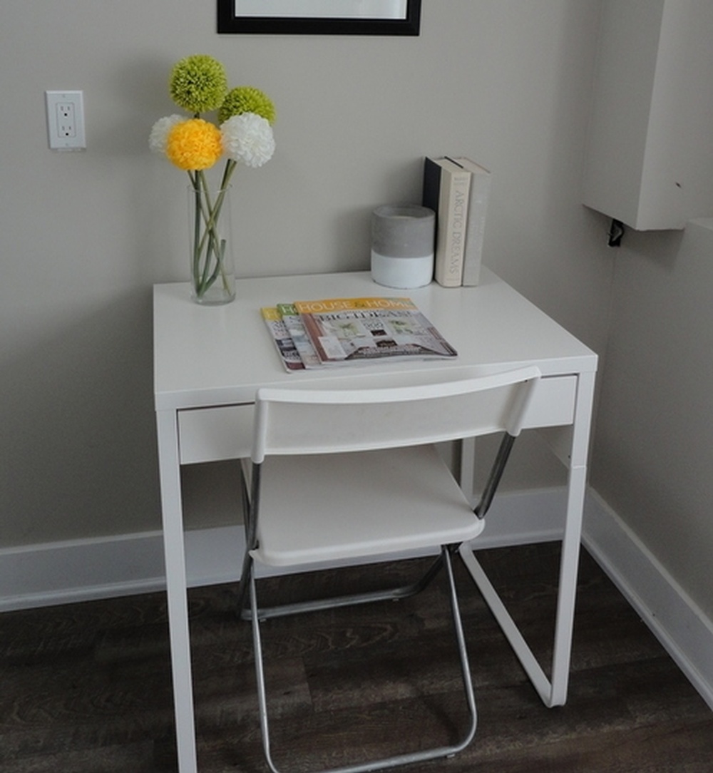Home Designs Staging Group Inc. Products Desks Small