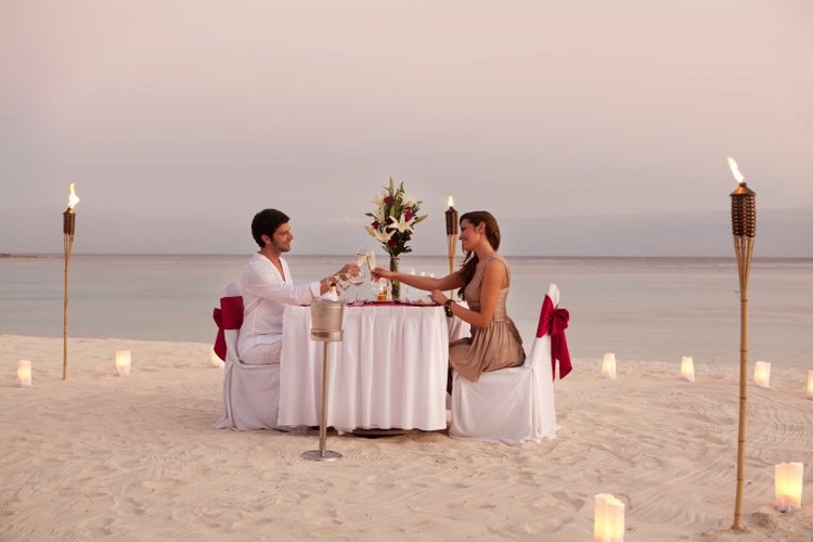 Destination Wedding, Honeymoon & Vow Renewal Packages to Barceló Maya Palace