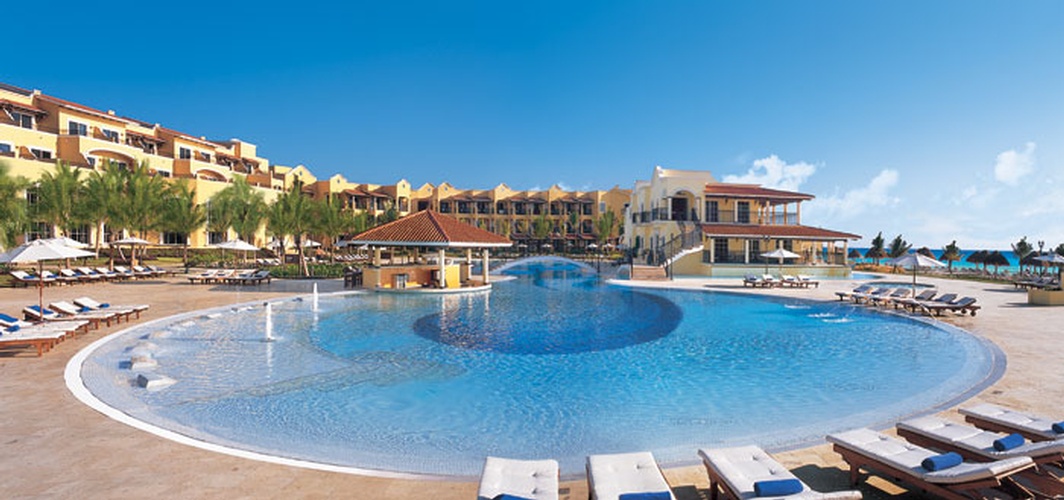 Destination Wedding, Honeymoon & Vow Renewal Packages to Secrets Capri Riviera Cancun