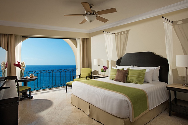 My Wedding Away will help you plan a romantic honeymoon near the Dreams Los Cabos Suites Golf Resort & Spa