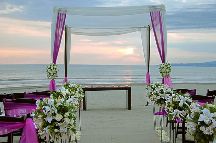 My wedding Away provides sun-dappled paradise for perfect destination wedding at the Occidental Nuevo Vallarta