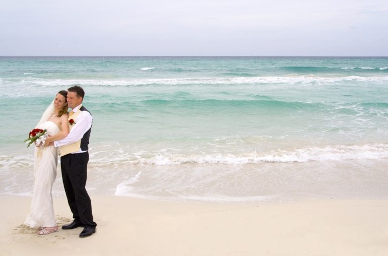 Vow Renewal and Honeymoon Packages to  Barcelo Solymar  by My Wedding Away