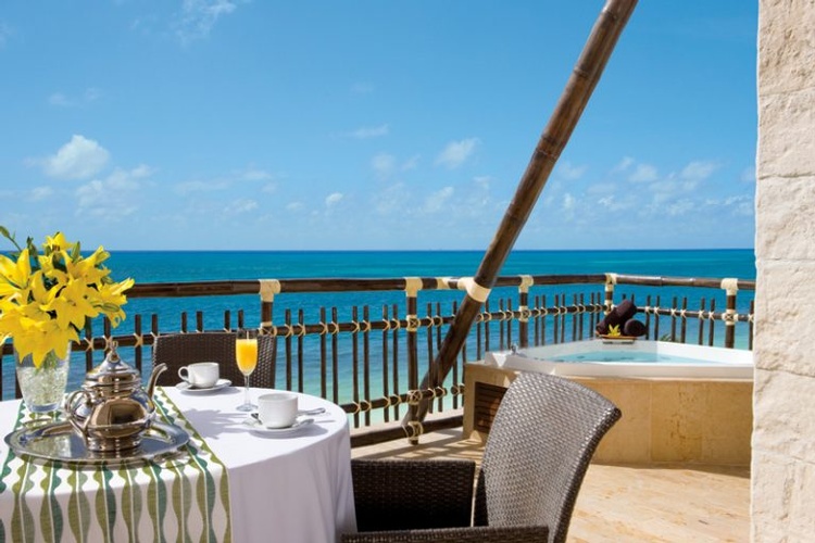 Destination Wedding, Honeymoon & Vow Renewal Packages to Dreams Riviera Cancun Resort & Spa 