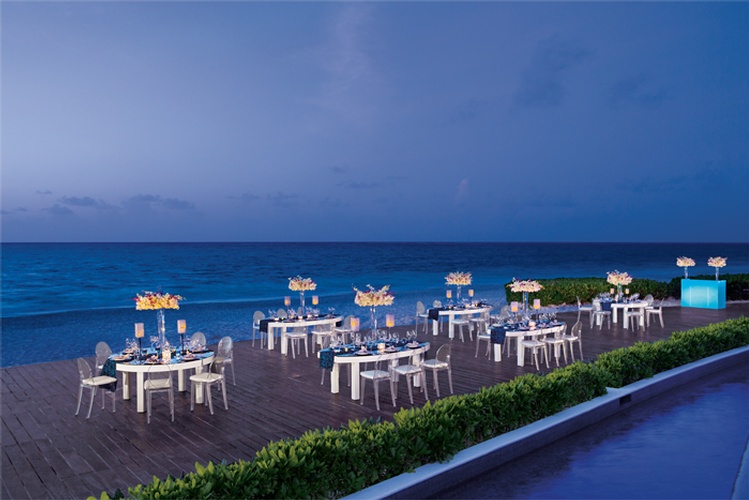 My wedding Away provides a perfect destination wedding at the Beautiful Dreams Riviera Cancun Resort & Spa