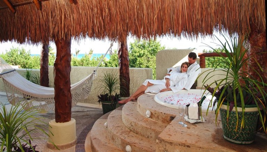 Iberostar Paraiso Lindo  is the ideal destination for honeymoon and Destination Weddings