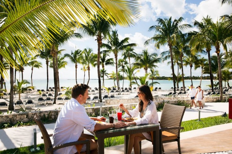 Destination Wedding, Honeymoon & Vow Renewal Packages to Barceló Maya Caribe