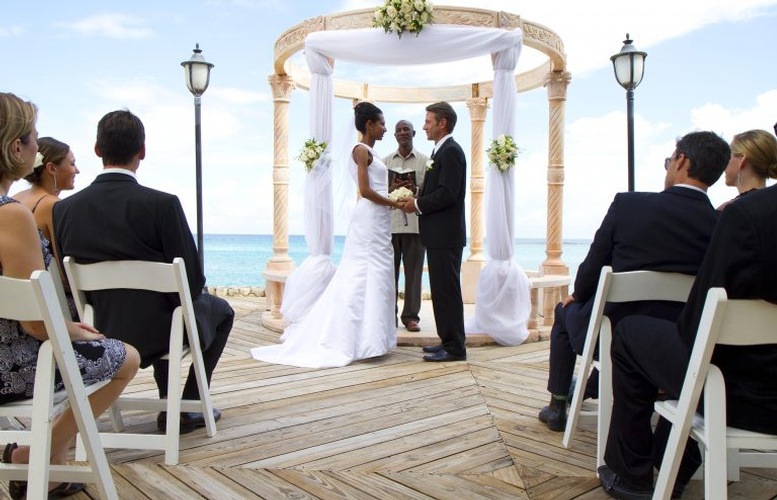 Destination Wedding, Honeymoon & Vow Renewal Packages to Jewel Dunn's River