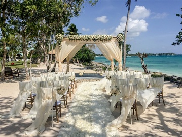 Consult My Wedding Away for La Romana Dominican Republic wedding, honeymoon and vow renewal packages.