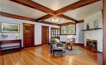 Classic Living Area Design by  Interior Decorator in Seattle - Poetically Featured Properties