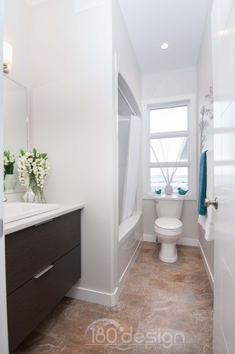 Bathroom Design Winnipeg by Canadian Staging Professional - 180 Design