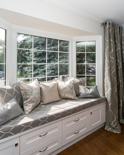 Cozy Bay Window Couch - Interior Design Ottawa by BEAULIEU DESIGN