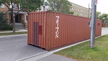40' - Used Shipping Container Toronto by Containers 4U