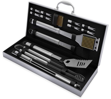 A STAINLESS STEEL BBQ GRILL SET