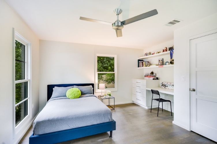 Cozy Bedroom - Residential Construction Austin by PB Construction