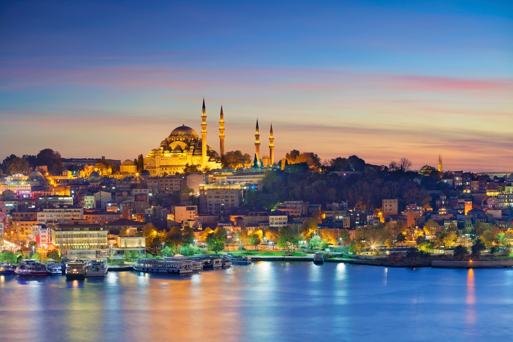 Istanbul-with-Suleymaniye-Mosque-during-sunset-1