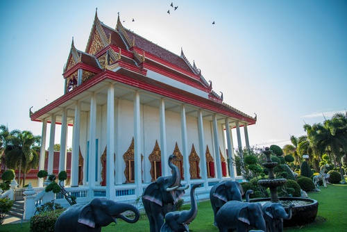 Wat Pikul Thong Phra Aram Luang - Travel Photography Services by Matt Tibbo