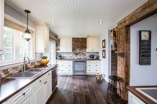 Contemporary Modular Kitchen - Real Estate Photography Uxbridge by Matt Tibbo