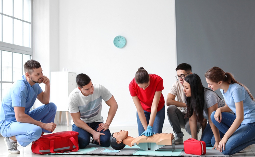 Know About The Top 10 Considerations When Hiring A CPR Training Company