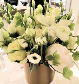 Sympathy giving floral arrangements - Wedding Florist in Brossard - YnV Lifestyle Inc.