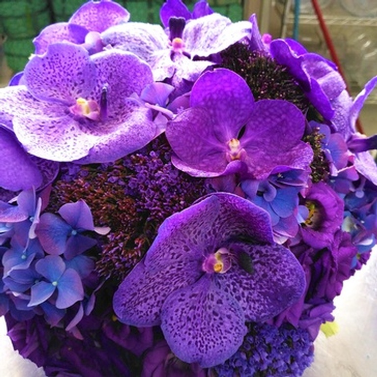 Florist in Brossard - Contemporary Blues Flower Arrangement by YnV Lifestyle Inc.