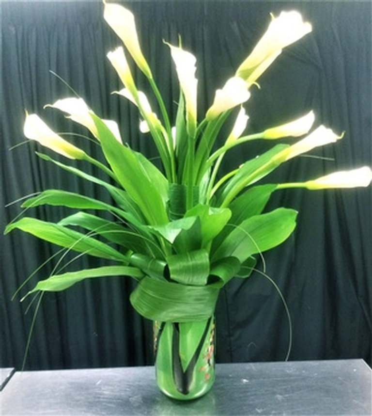 Rhome Contemporary Flower Arrangement - Brossard Wedding Florist at YnV Lifestyle Inc.
