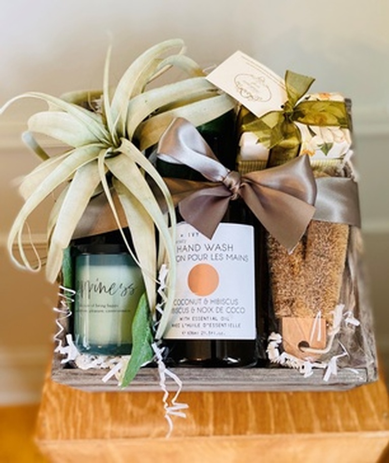 Spa Indulgence Gift Box - Floral Gifts Brossard - YnV Lifestyle Inc.