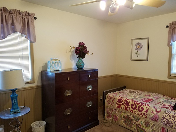 Senior Home Care Facilities Macomb County Bedroom - Our Place Senior Assisted Living