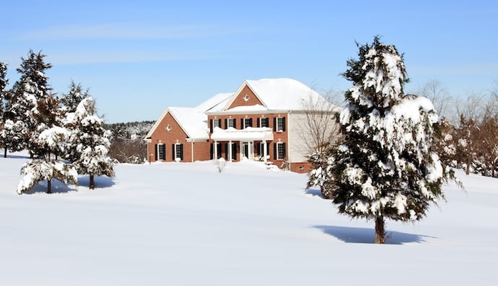 Top 5 Winter Curb Appeal Tips
