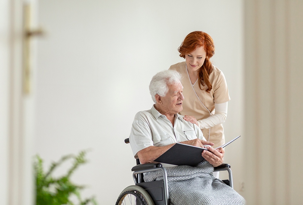 Does My Loved One Need Memory Care or Assisted Living - Blog by Stacy's Helping Hand