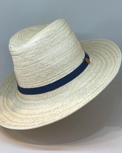 Mens white straw classic Panama hat.