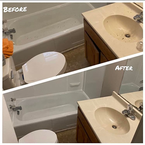 Professional cleaning  toilets, washbasins, and bathtubs by Gold Standard Cleaning Co. 