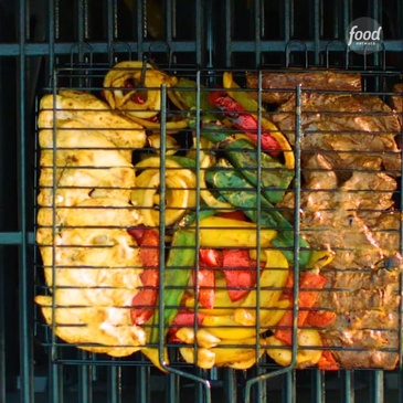 FOOD NETWORK – HOW TO MAKE FAJITAS IN A GRILL BASKET – FOR FACEBOOK