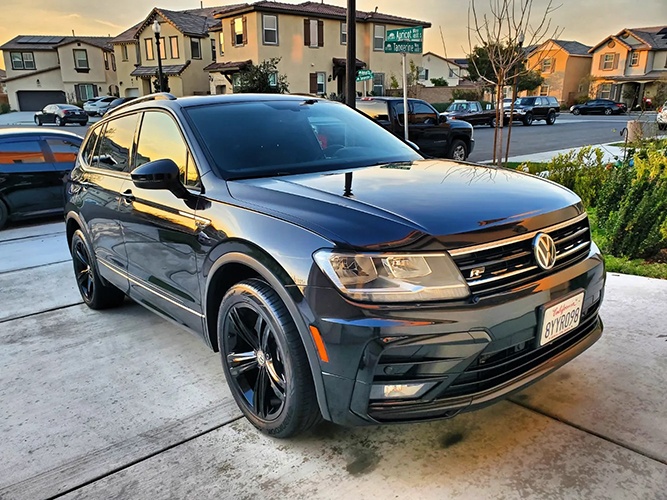 Front Glossy ceramic coating for Black Volkswagen Tiguan SUV by Car Passion Detailing