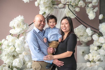Top quality Photography of soon to be parents captured by Flores Photography in toronto